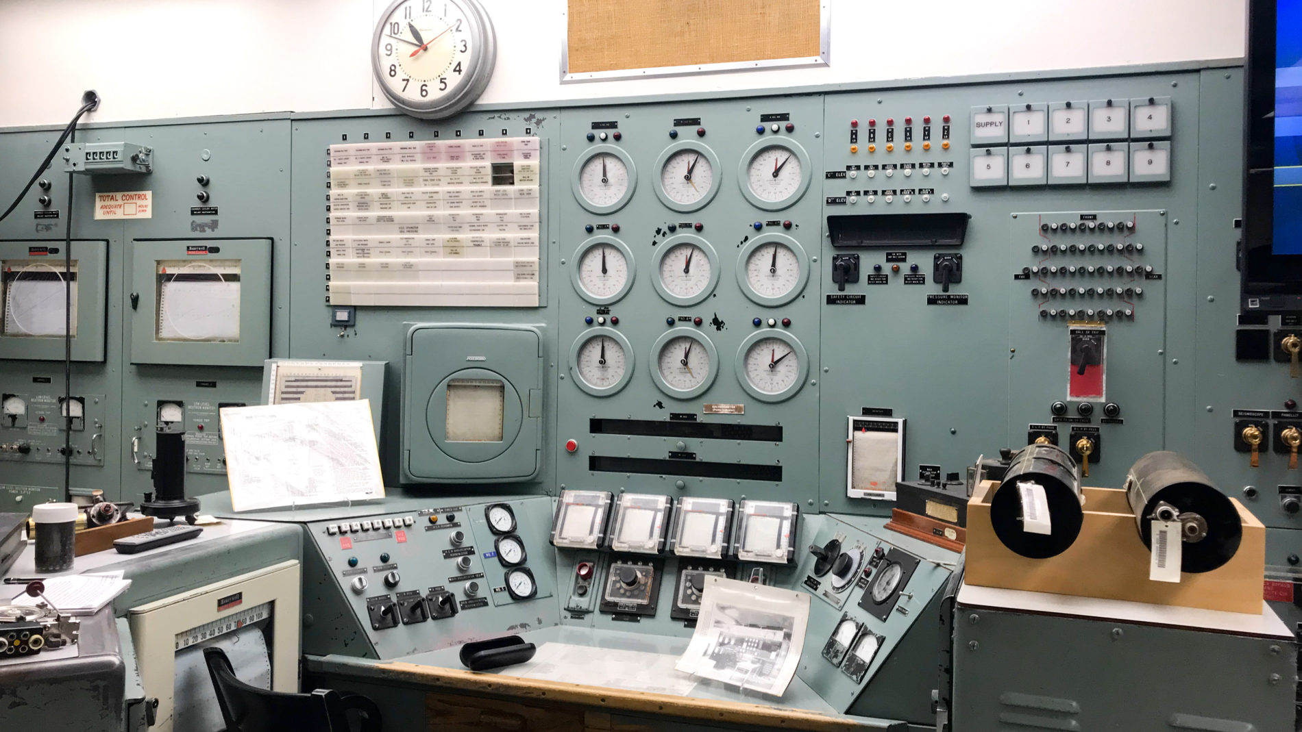 The control room in the B Reactor.