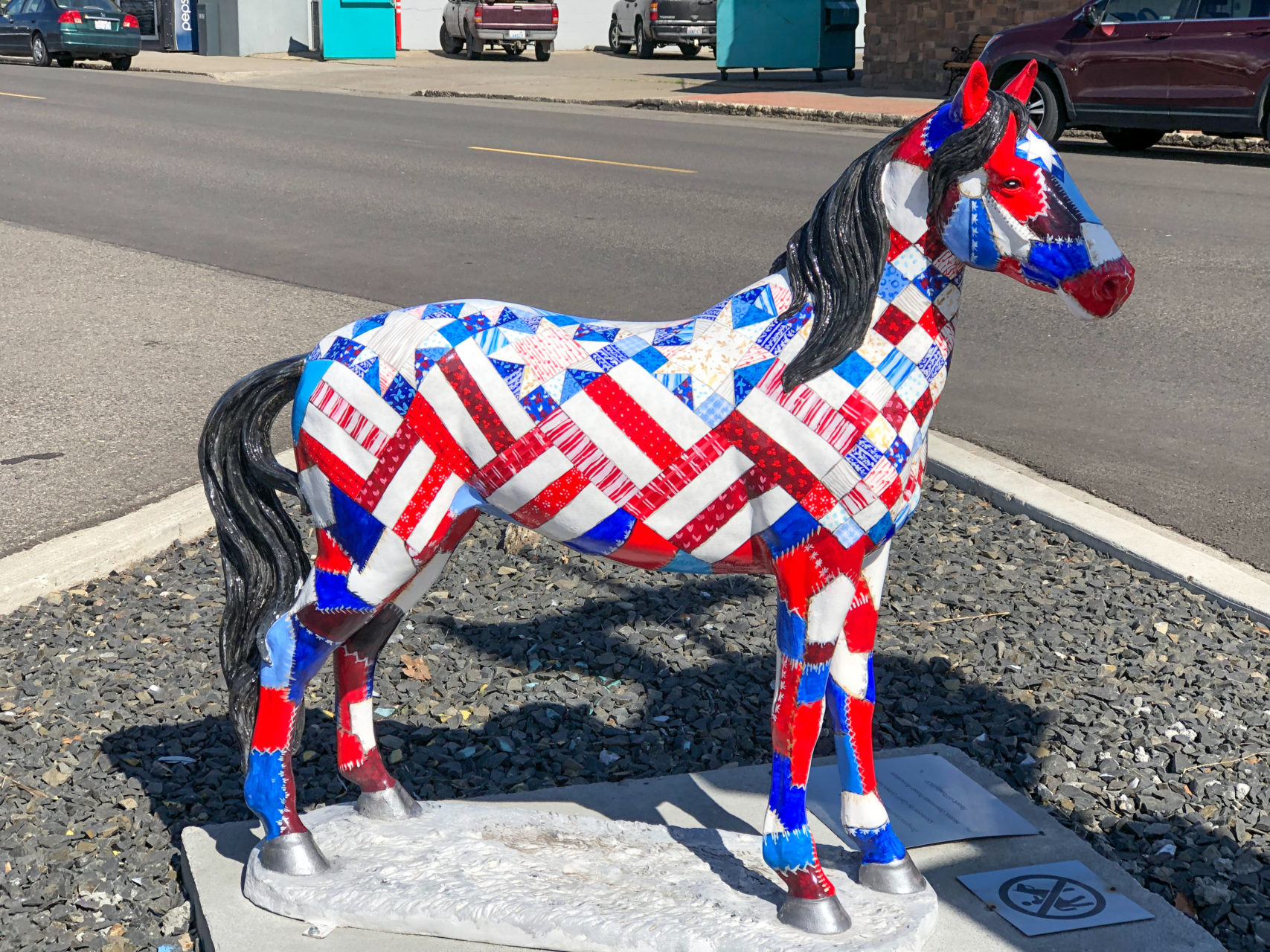 Prosser has many painted horses all over town.