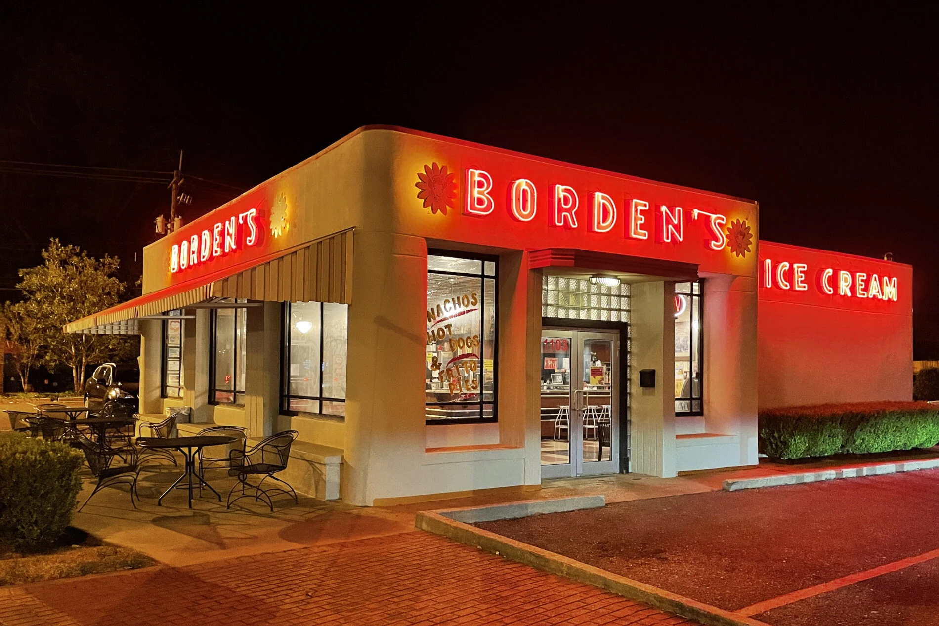 Borden's Ice Cream Shoppe in Lafayette, Louisiana.